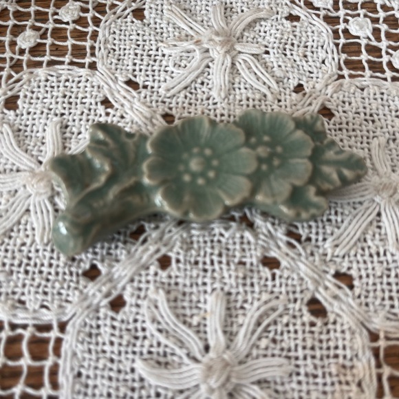 Green Pottery Flowers - Picture 2 of 6